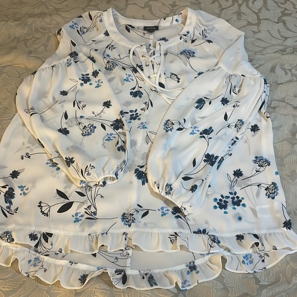 a.n.a. A New Approach SZ M Women’s Pullover tie front Blouse with Ruffle Hem - Picture 13 of 15